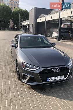 Седан Audi A4 2022 в 