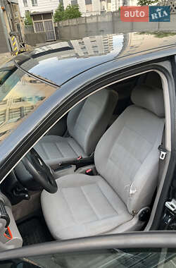 Седан Audi A4 1998 в 