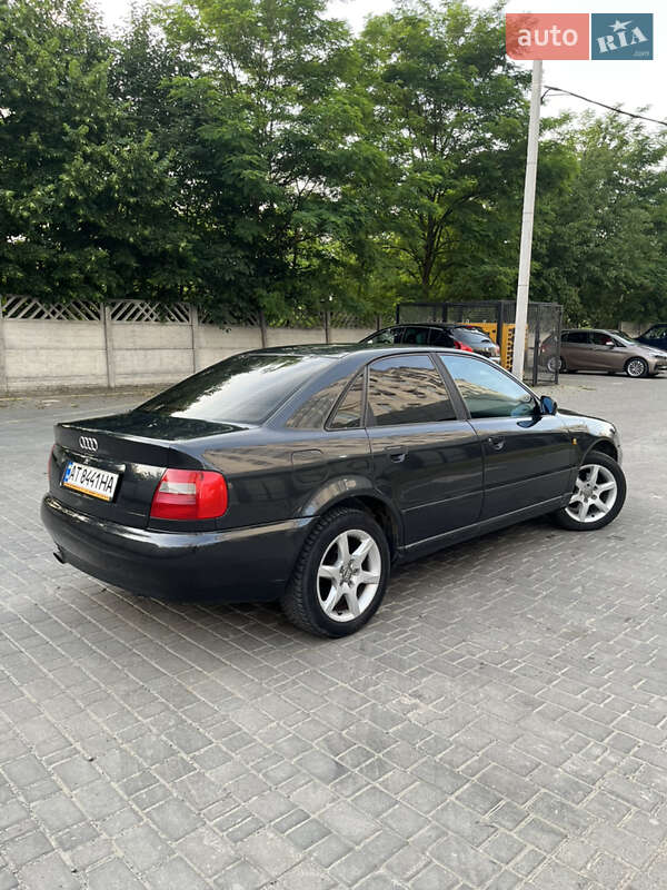 Седан Audi A4 1998 в Ивано-Франковске