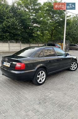 Седан Audi A4 1998 в 