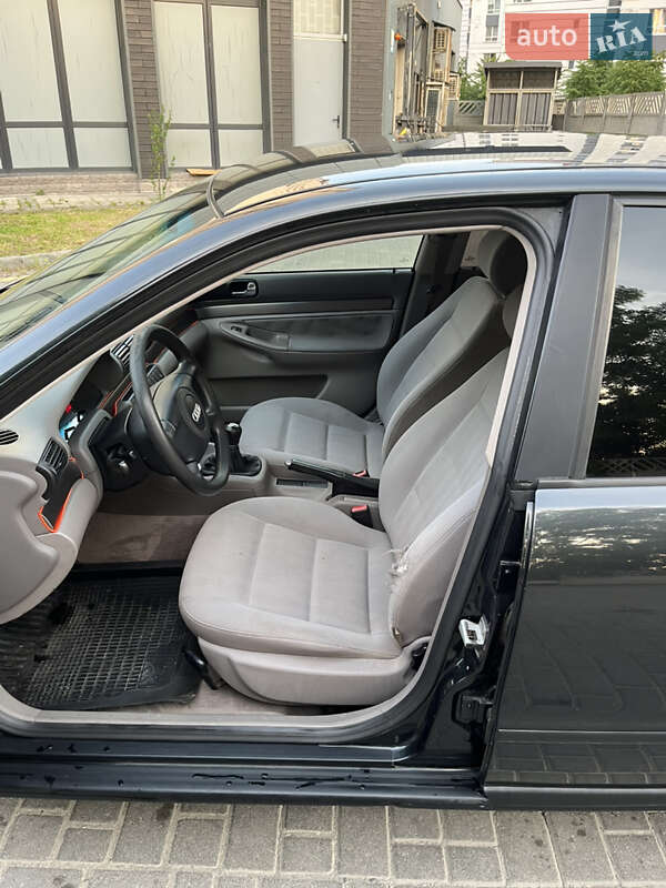 Седан Audi A4 1998 в Ивано-Франковске