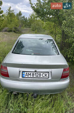 Седан Audi A4 1996 в 