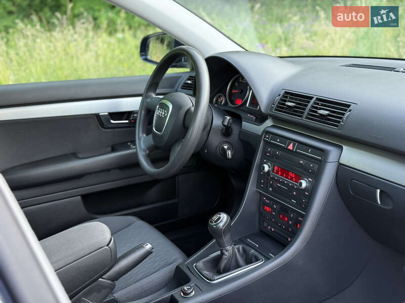 Седан Audi A4 2006 в Могилев-Подольске