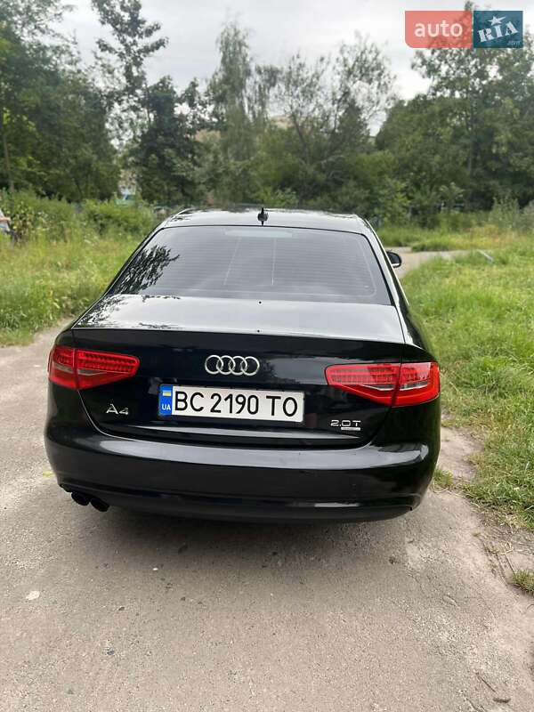 Седан Audi A4 2012 в Львове