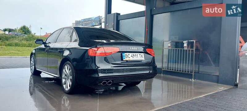 Седан Audi A4 2013 в 