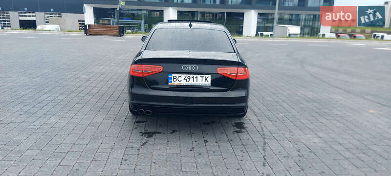 Седан Audi A4 2013 в Львове