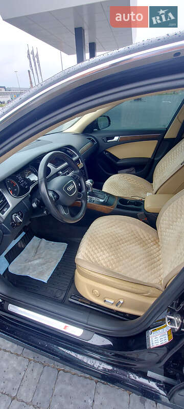 Седан Audi A4 2013 в Львове