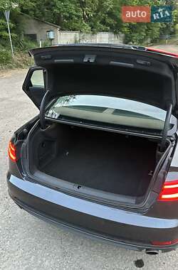 Седан Audi A4 2016 в 