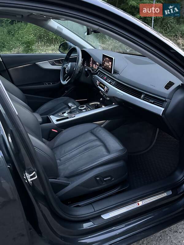 Седан Audi A4 2016 в Львове