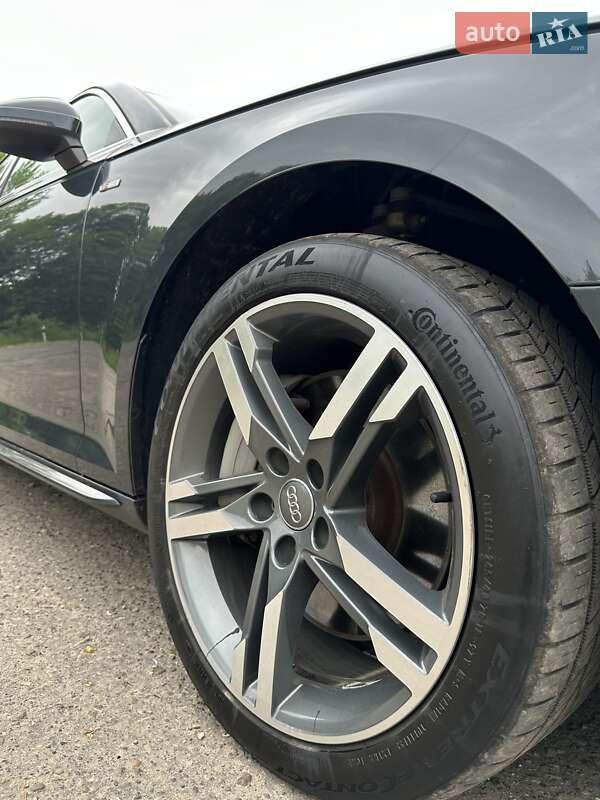 Седан Audi A4 2016 в Львове