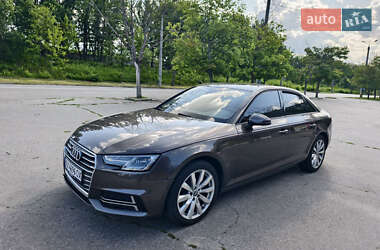 Седан Audi A4 2017 в Харкові