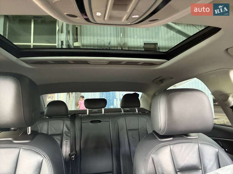 Седан Audi A4 2017 в Киеве