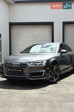 Седан Audi A4 2016 в 