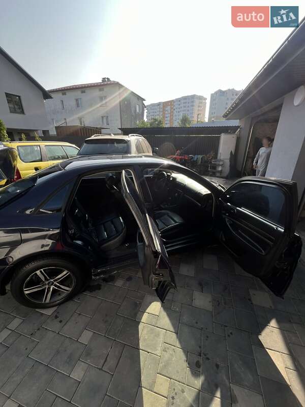 Седан Audi A4 1996 в Львове