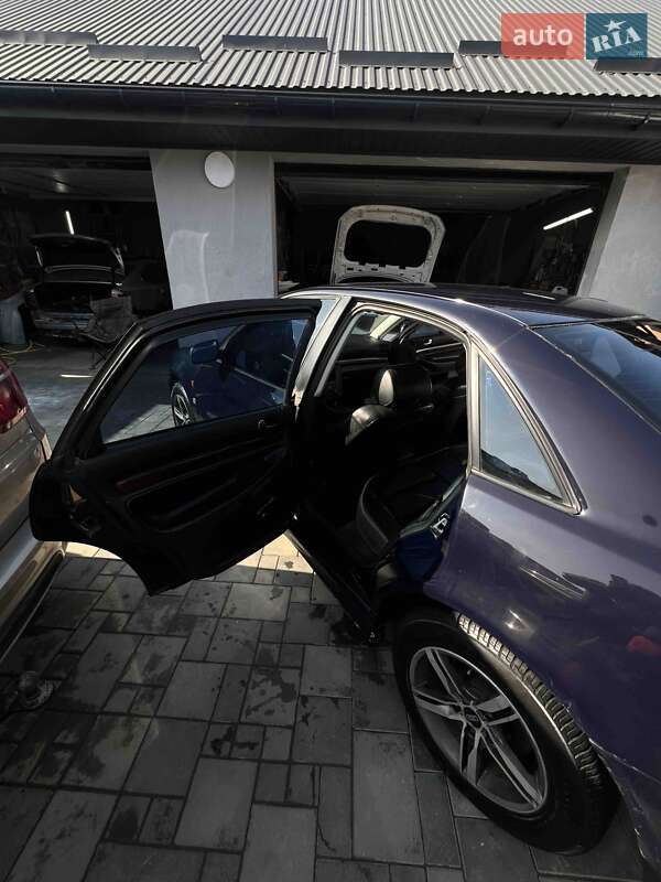 Седан Audi A4 1996 в Львове