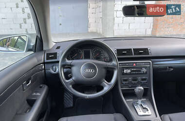 Седан Audi A4 2004 в 