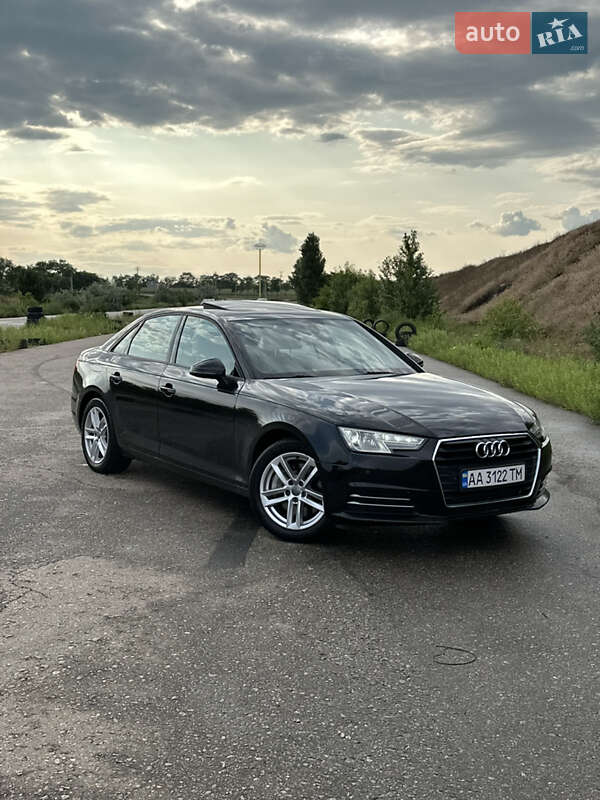 Седан Audi A4 2016 в 