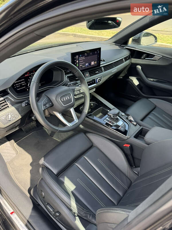 Седан Audi A4 2022 в Кривому Розі