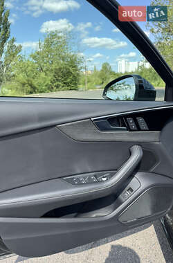 Седан Audi A4 2022 в 
