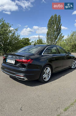 Седан Audi A4 2022 в 