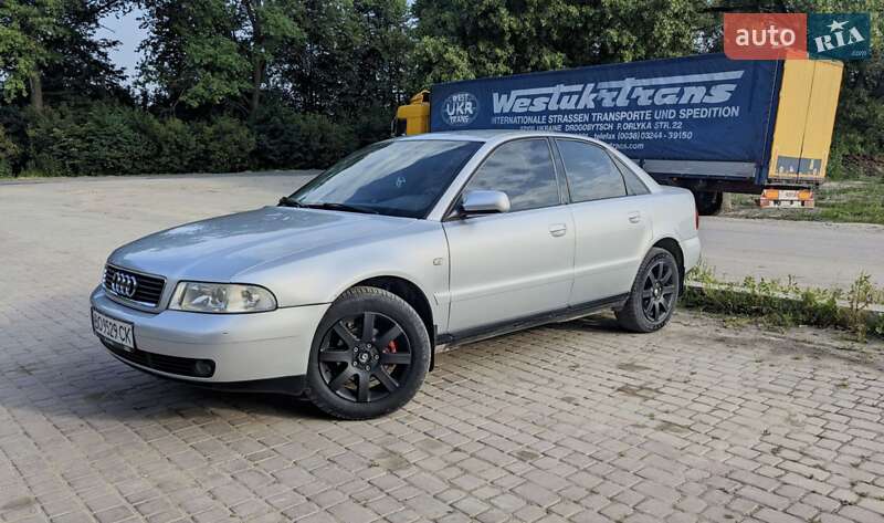 Седан Audi A4 1999 в Теофіполі