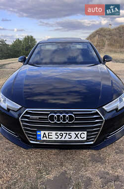 Седан Audi A4 2017 в 