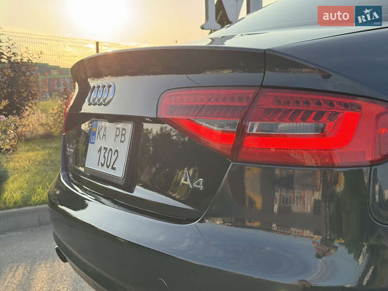 Седан Audi A4 2012 в Киеве