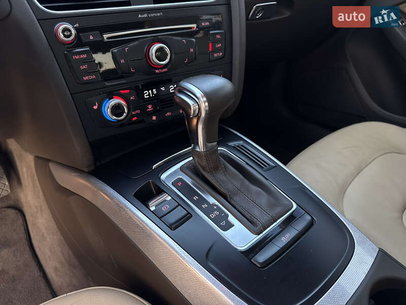 Седан Audi A4 2012 в Киеве