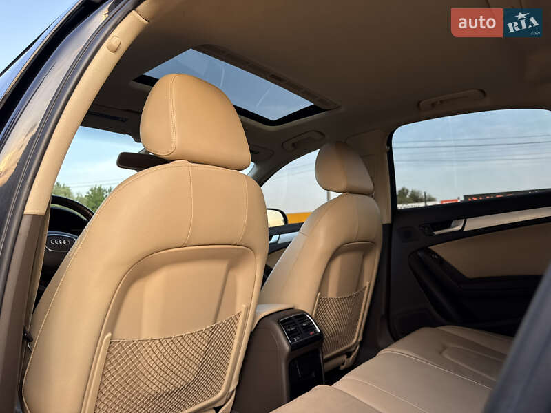 Седан Audi A4 2012 в Киеве