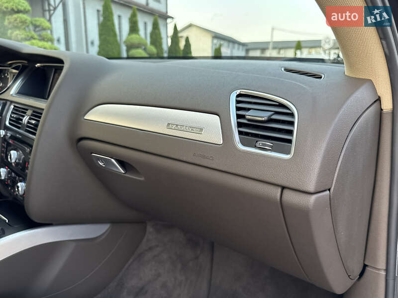 Седан Audi A4 2012 в Киеве
