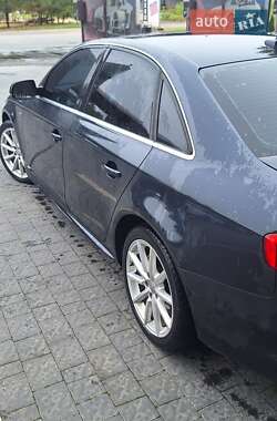 Седан Audi A4 2015 в 