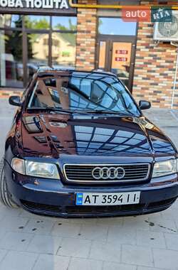 Седан Audi A4 1996 в 