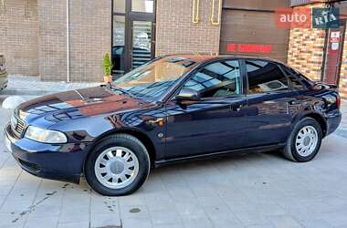 Седан Audi A4 1996 в 