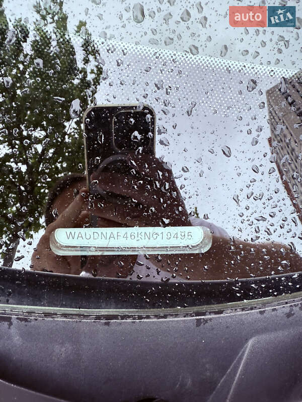 Седан Audi A4 2019 в Киеве