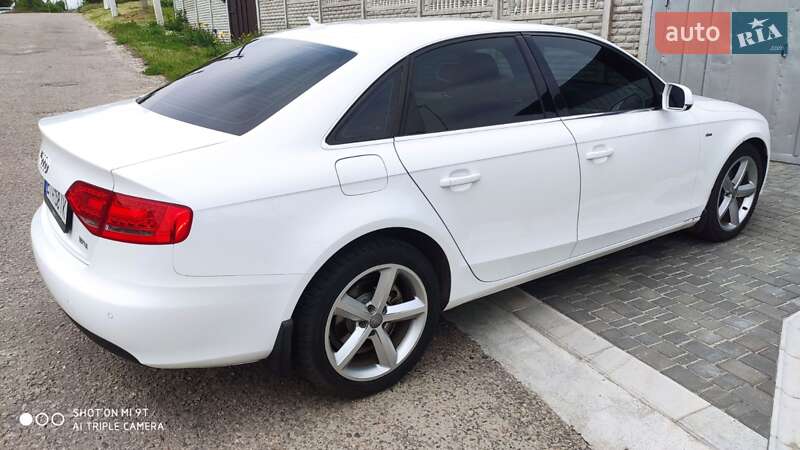 Седан Audi A4 2010 в Краснограде