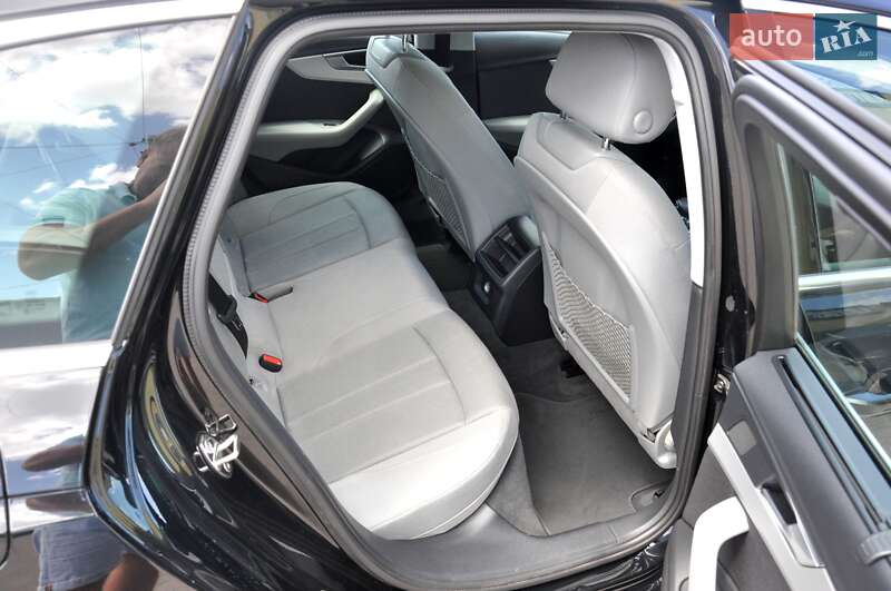 Универсал Audi A4 2020 в Львове