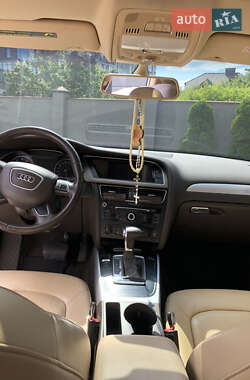 Седан Audi A4 2012 в 