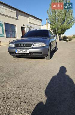 Седан Audi A4 1996 в Николаеве
