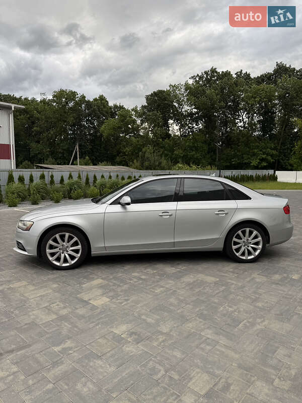 Седан Audi A4 2013 в Луцке