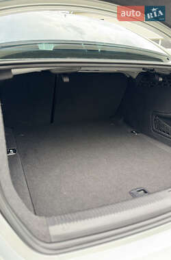 Седан Audi A4 2013 в 