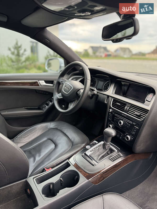 Седан Audi A4 2013 в Киеве