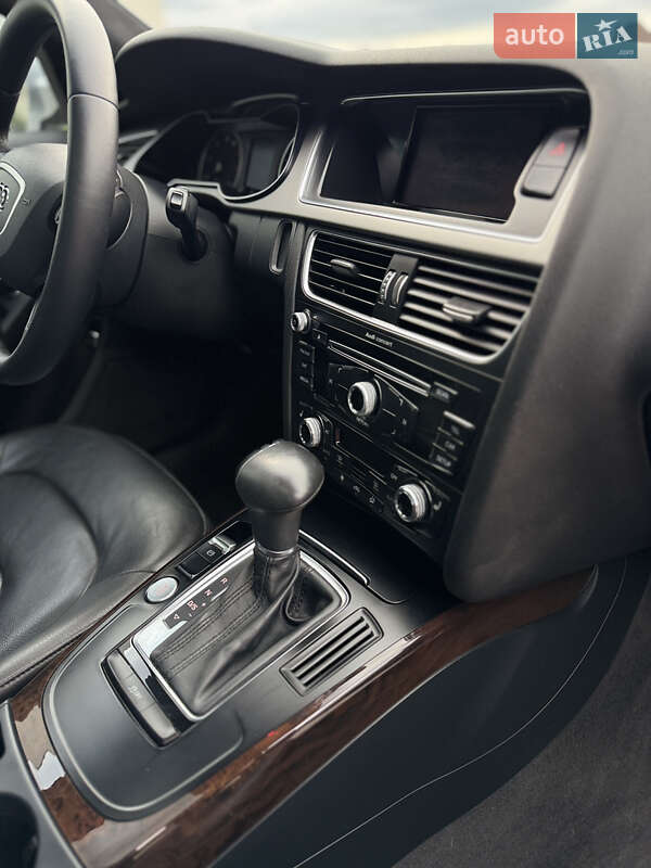 Седан Audi A4 2013 в Луцке
