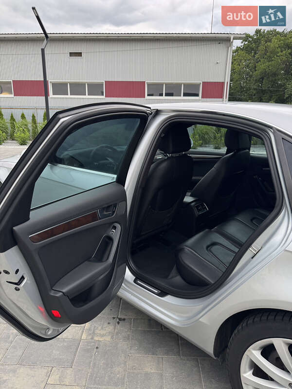 Седан Audi A4 2013 в Киеве