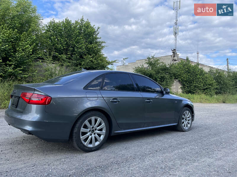 Седан Audi A4 2015 в Яворові