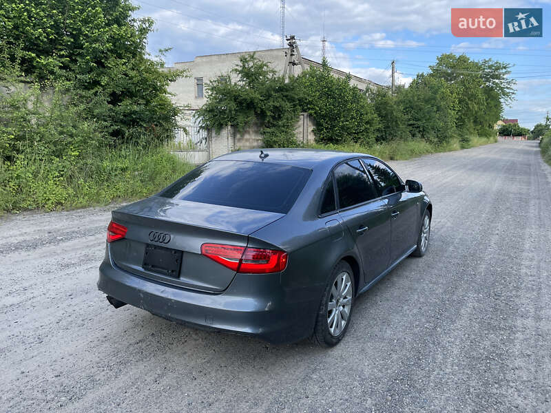 Седан Audi A4 2015 в Яворові