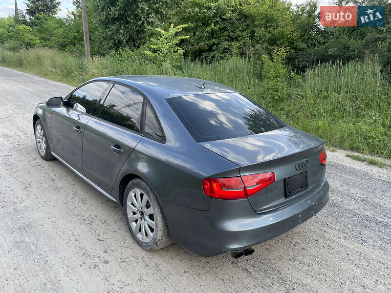 Седан Audi A4 2015 в Яворові