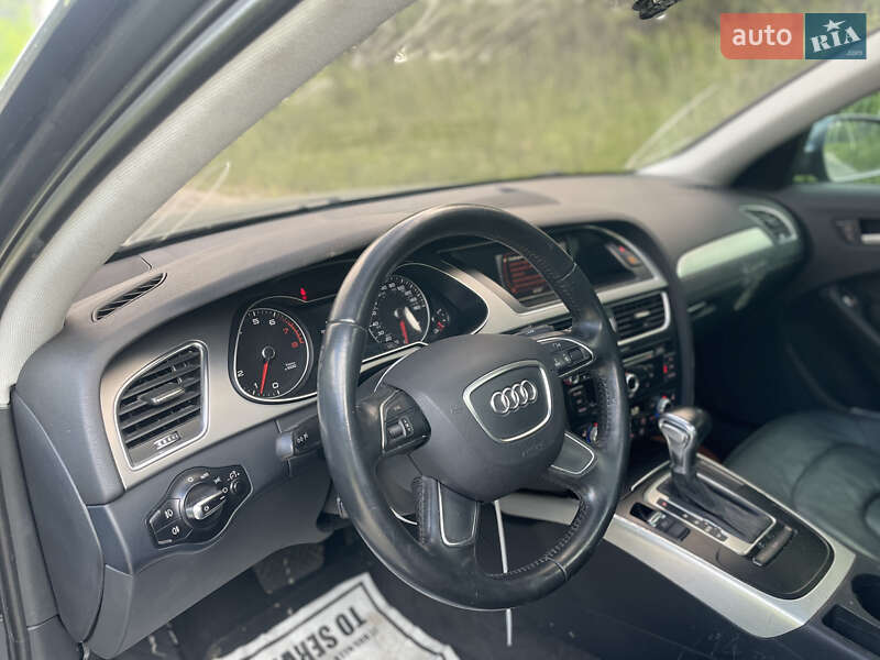 Седан Audi A4 2015 в Яворові