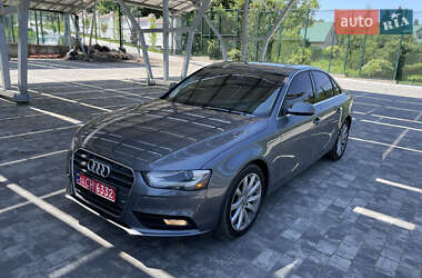 Седан Audi A4 2013 в Львове
