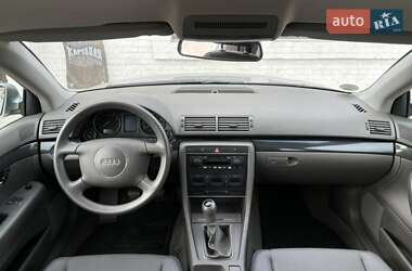 Седан Audi A4 2003 в Буске