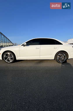 Седан Audi A4 2019 в 
